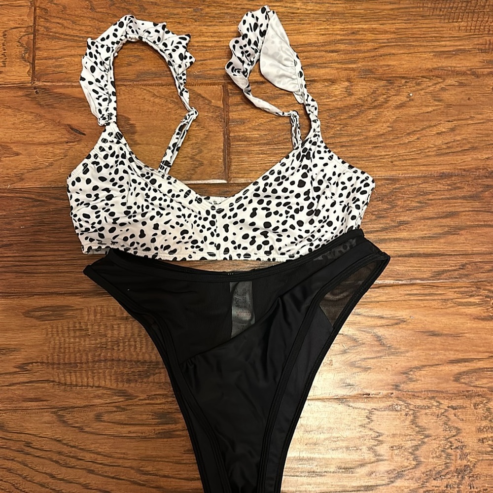 Swim suits - Picture 3 of 4